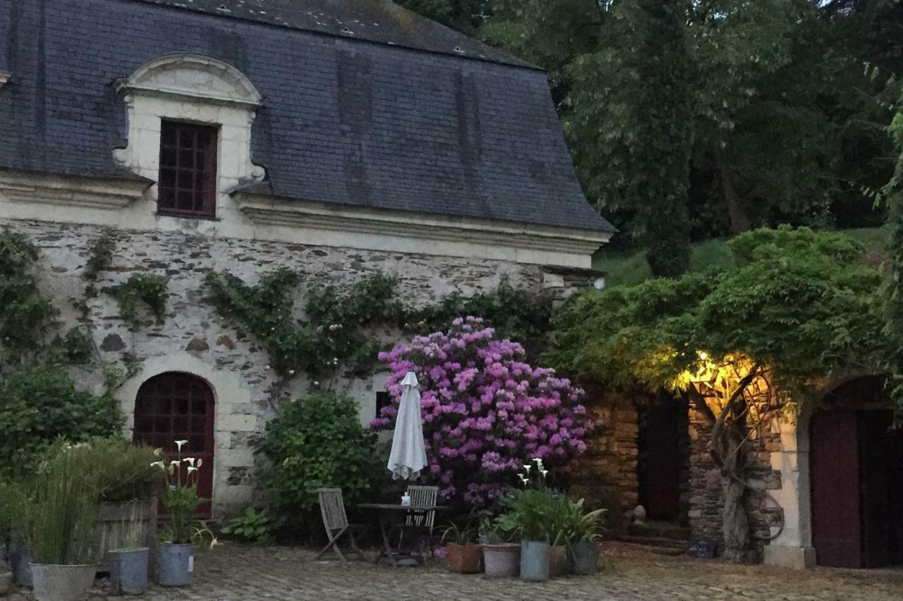 Manoir De La Groye Hotel Saint-Saturnin-sur-Loire ภายนอก รูปภาพ